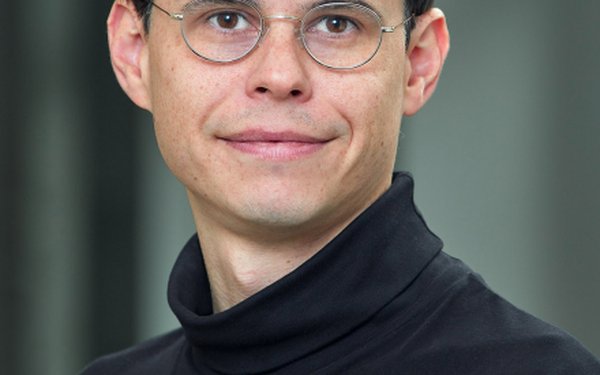 Dr. David Vondráček