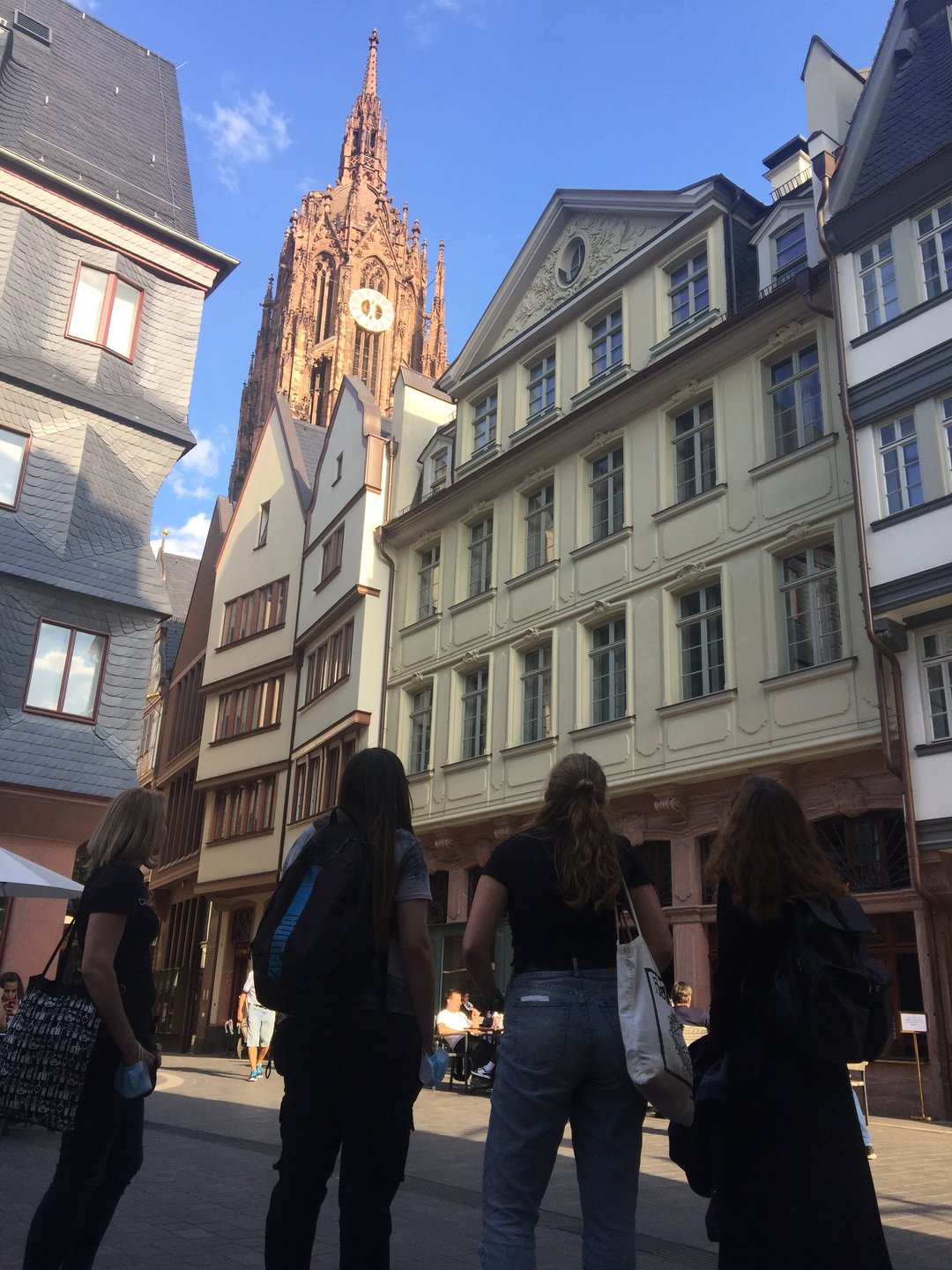 studentische Gruppe in Frankfurter Neuer Altstadt