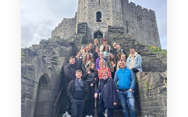 Exkursion nach Cardiff, Besuch Cardiff Castle ? Universit?t Augsburg