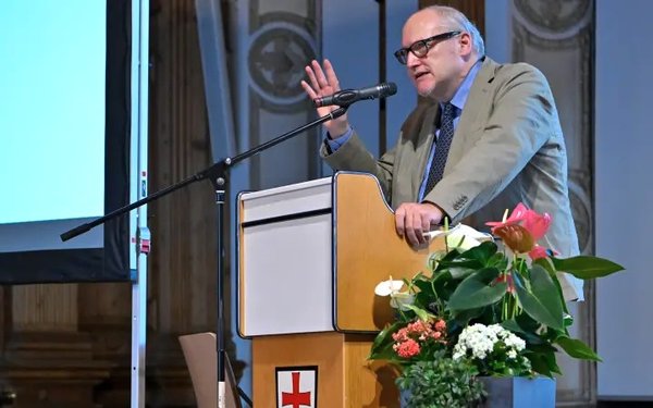 Stefan Paulus beim Infoabend zum Umgang mit Landberger Straßennamen
