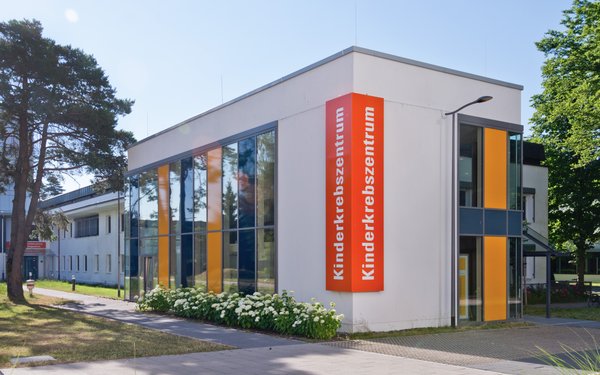 Gebäudeansicht Kinderkrebszentrum des Universitätsklinikums Augsburg