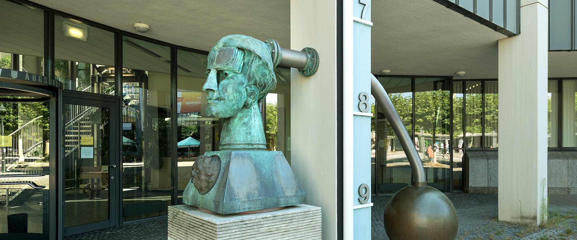 Auf dem Foto sieht man das Kunstwerk Archiva 87 von Jürgen Goertz