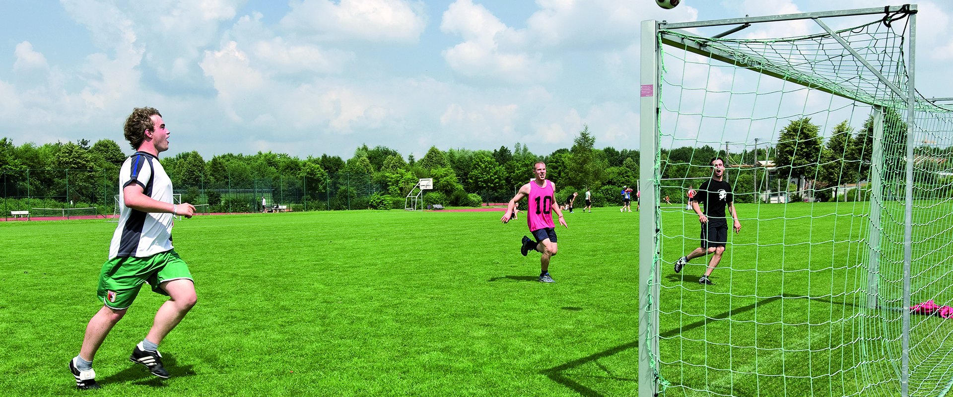 Szenenbild eines Fußballspiels