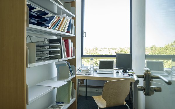 Carrel TS