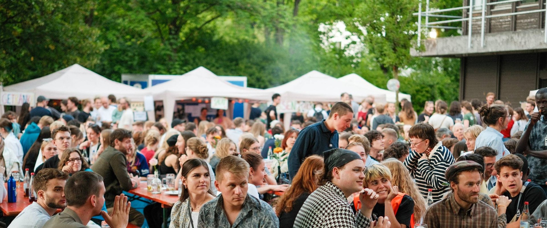 Visitors at the summer party of the Institute of Geography Augsburg