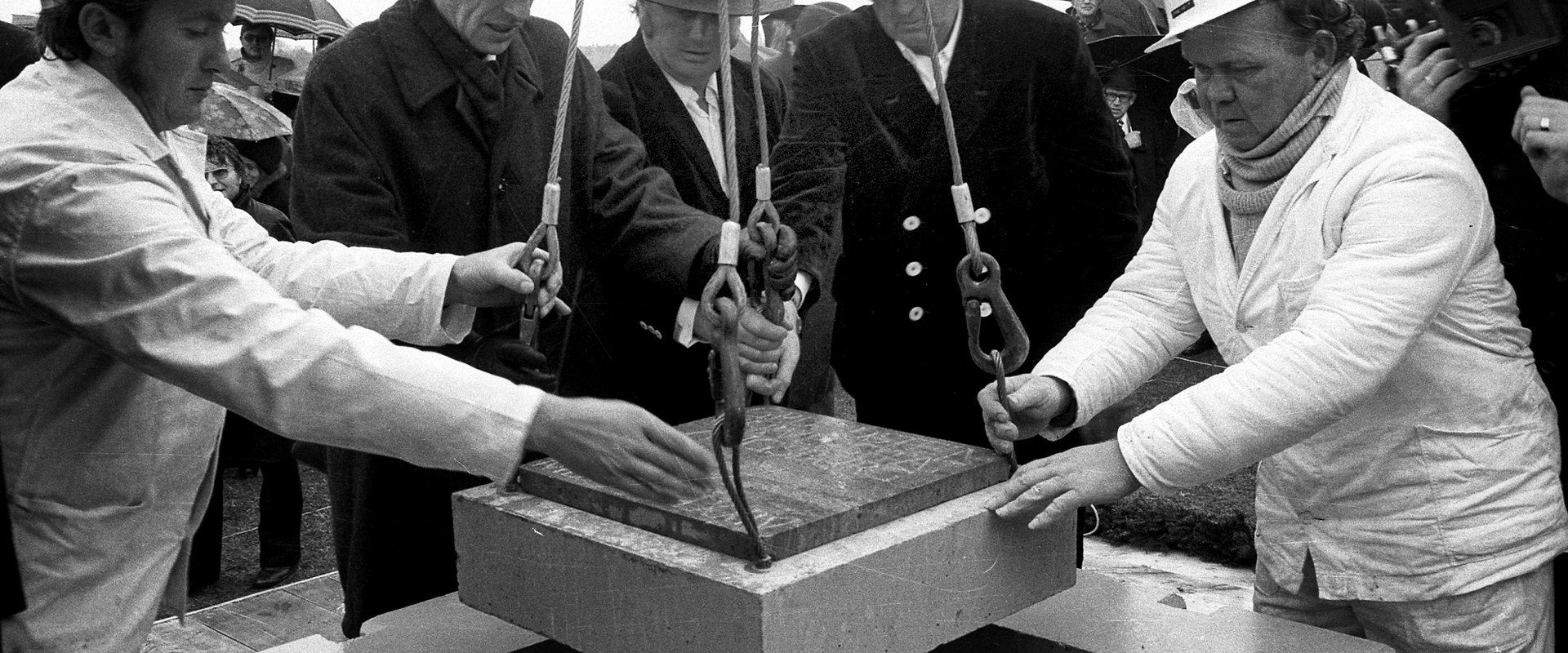 Grundsteinlegung des Campus im Jahr 1974
