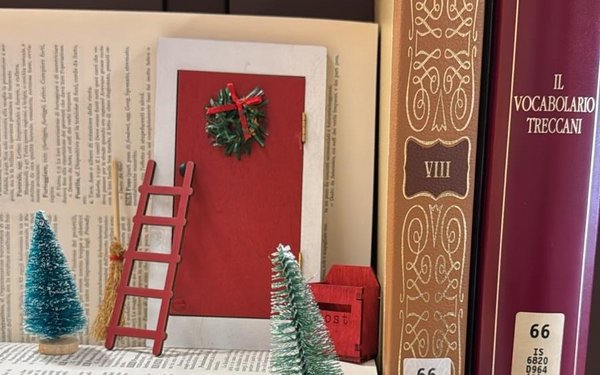 Bcher + Minitannenbaum