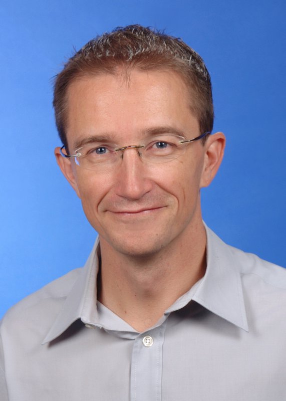 Prof. Dr. Robert Lorenz