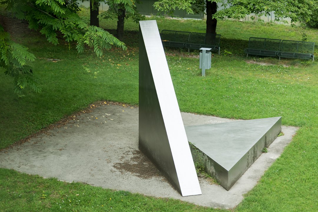 Auf dem Bild erkennt man das Kunstwerk Ohne Titel von Alf Lechner.