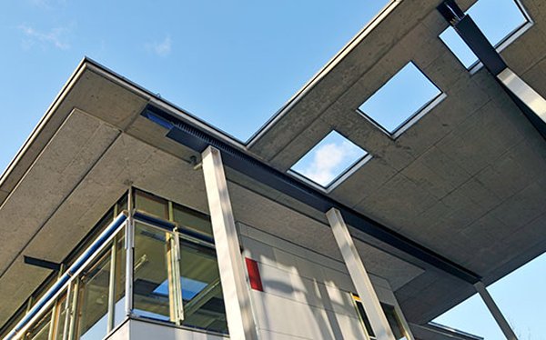 gebaeude_uebergang_fakultaet_bibliothek_dachvonunten