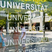 Straßenbahnhaltestelle Universität