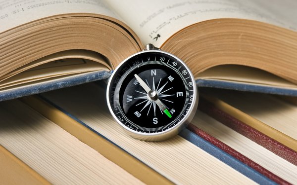 Bücher mit Kompass