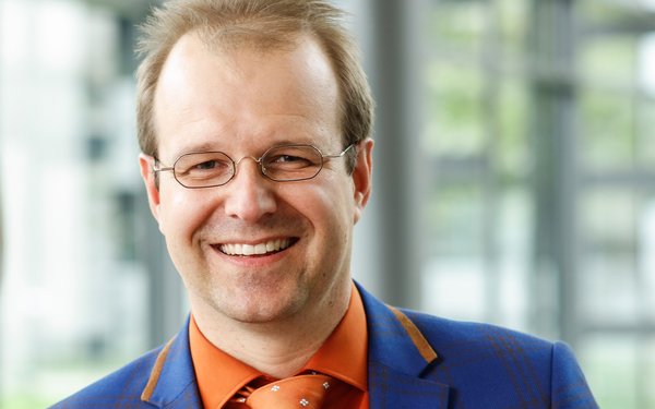 Prof. Kai Weidenmann