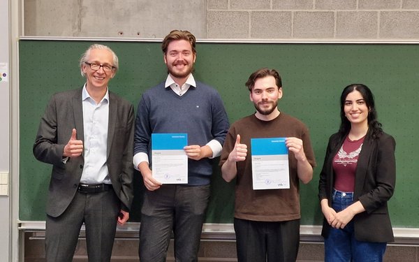 Übergabe Abschlusszeugnisse JurIT 2025