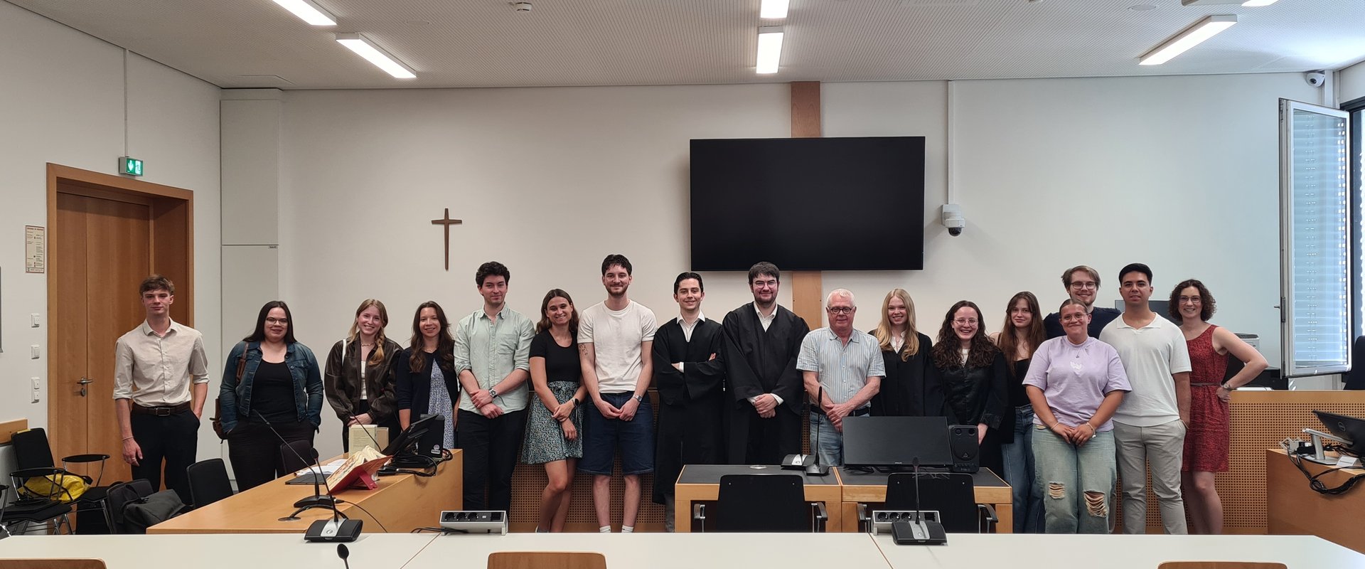 Gruppenfoto der Teilnehmenden