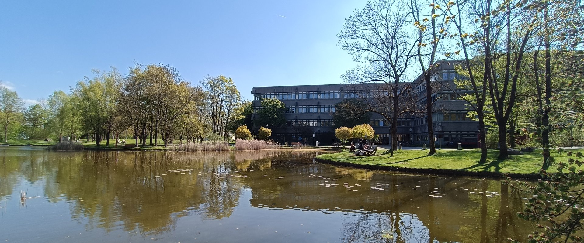 Unisee und D-Gebäude