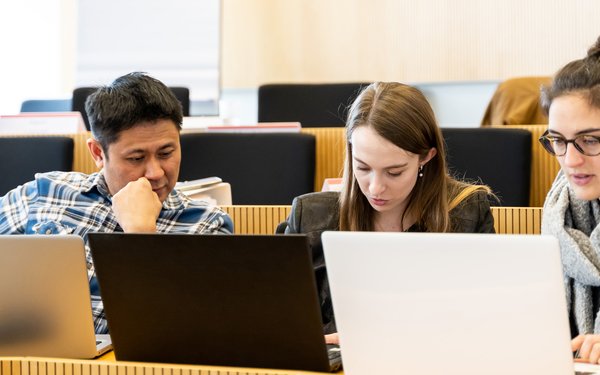 Hero-Bild Weiterbildung Gruppenarbeit