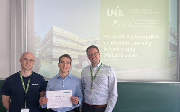 Best Presentation Award Verleihung (Von links nach rechts: Dr. Andreas Blenk, Jones Wessner, Prof. Dr. Michael Seufert)