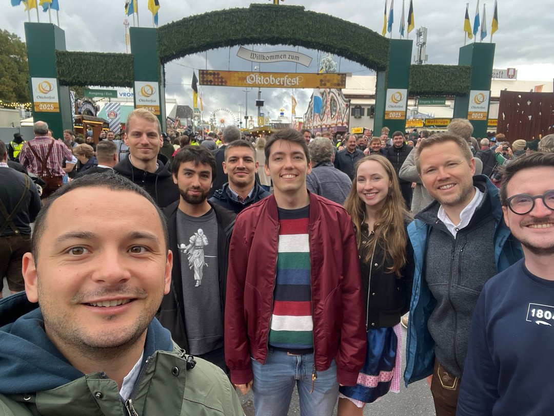 Oktoberfestbesuch von Team Netcom mit Team Quantenalgorithmik